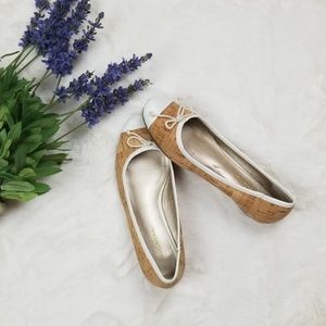 Liz Claiborne Tan & White Cork Flats